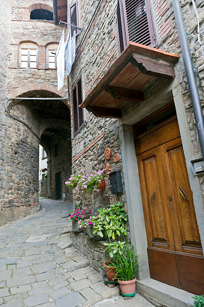 Borgo collinare della Valdinievole, tra San Quirico e la Svizzera Pesciatina